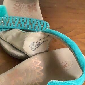 Aetrex turquoise and silver sandals.